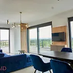 Ellby - Penthouse - Hostaid شيوفوك