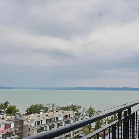 Ellby - Penthouse - Hostaid Apartmán