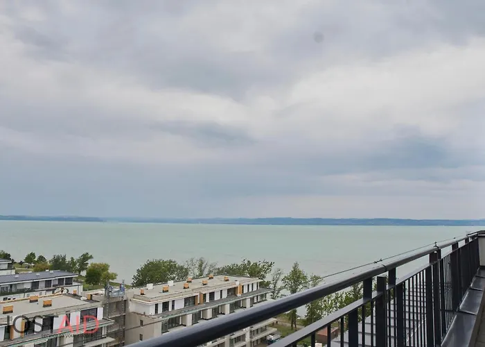 Ellby - Penthouse - Hostaid Apartmán
